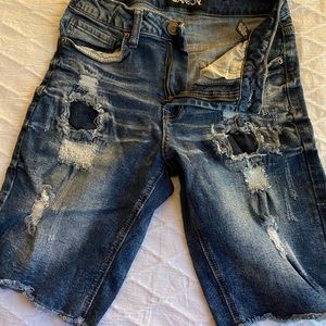 end ripped jean shorts